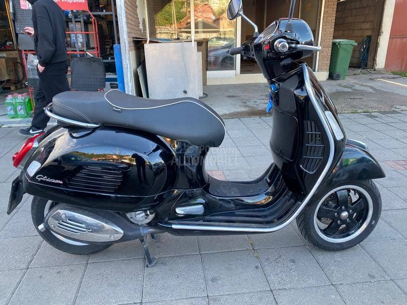 Vespa GTS125