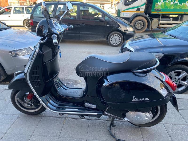 Vespa GTS125