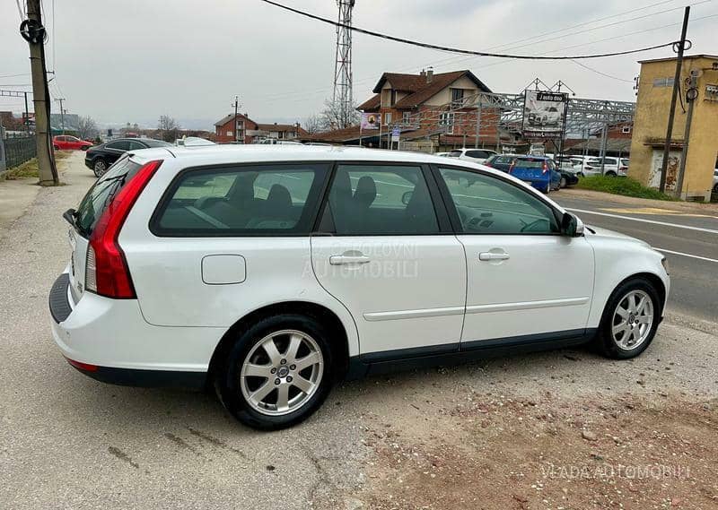 Volvo V50 1.6 D BAS DOBAR