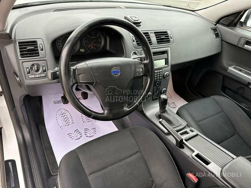 Volvo V50 1.6 D BAS DOBAR