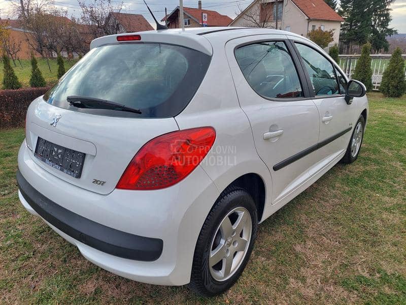 Peugeot 207 FABRIČKO STANJE