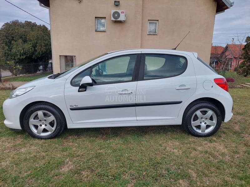 Peugeot 207 FABRIČKO STANJE