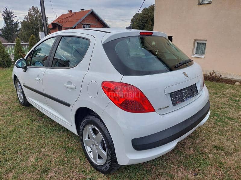 Peugeot 207 FABRIČKO STANJE