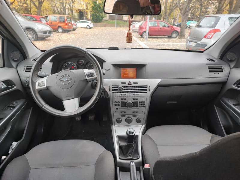 Opel Astra H 