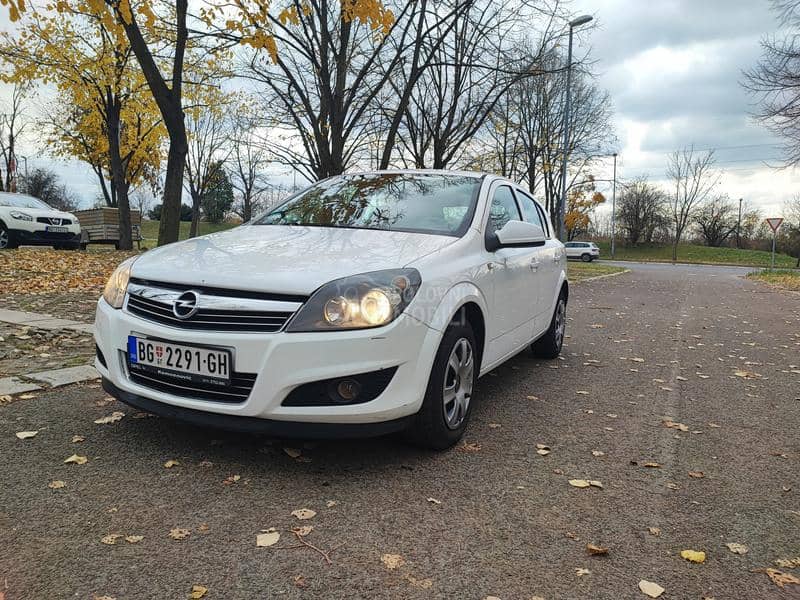 Opel Astra H 