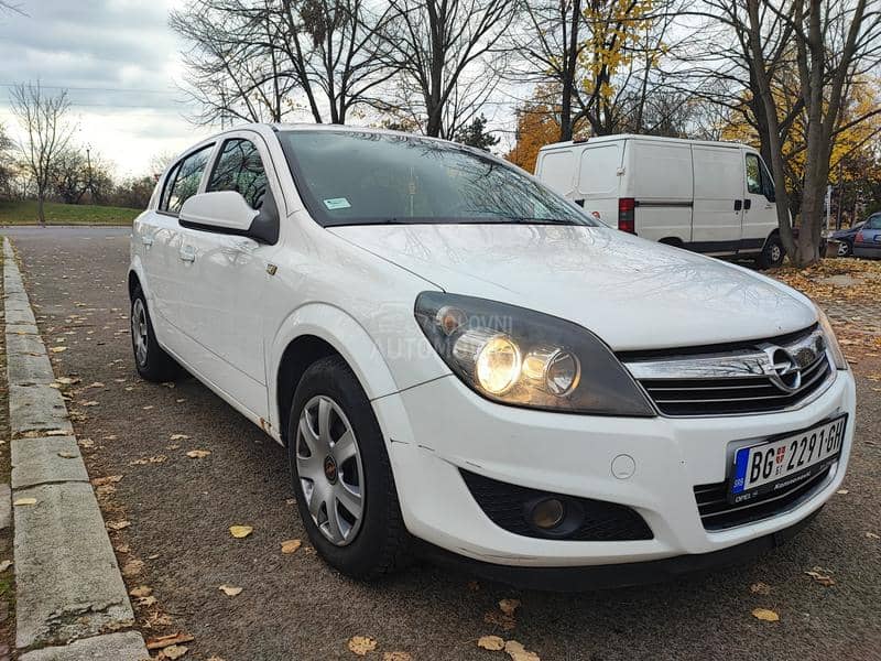 Opel Astra H 