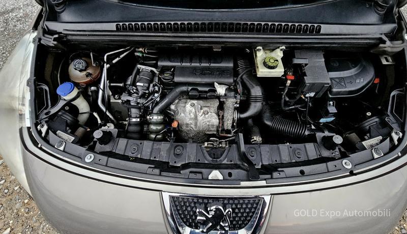 Peugeot 3008 1.6 HDi PREMIUM GOLD