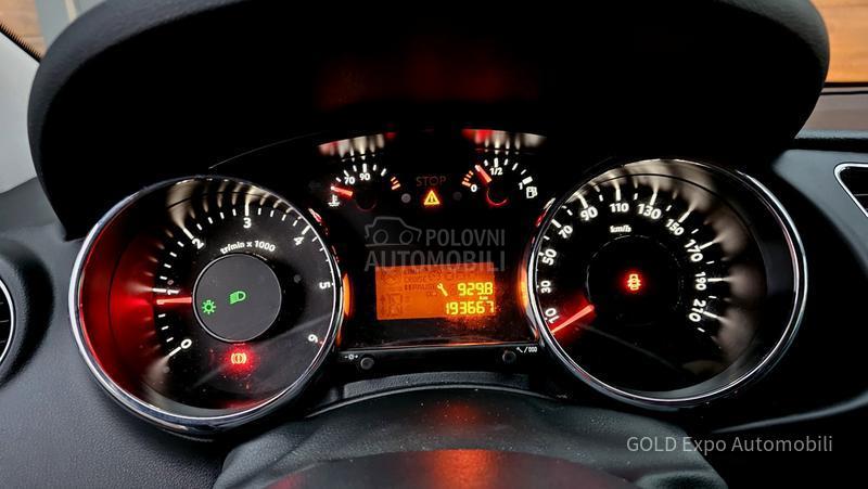 Peugeot 3008 1.6 HDi PREMIUM GOLD