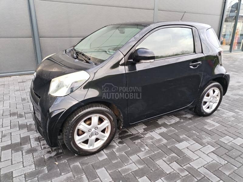 Toyota iQ 