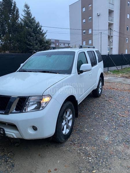 Nissan Pathfinder 