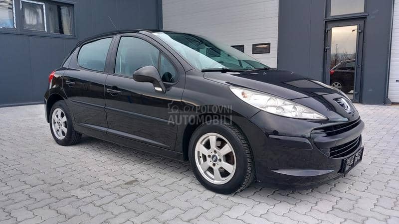 Peugeot 207 1.4 b PLANET N0V