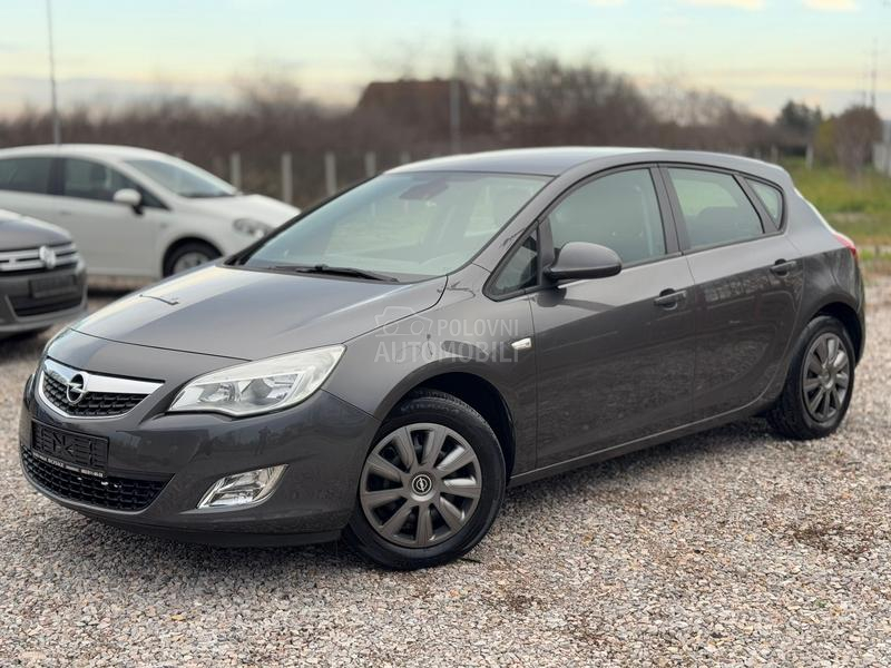 Opel Astra J 1.4 T0P