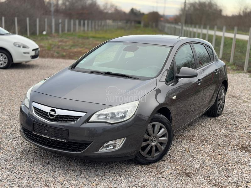 Opel Astra J 1.4 T0P