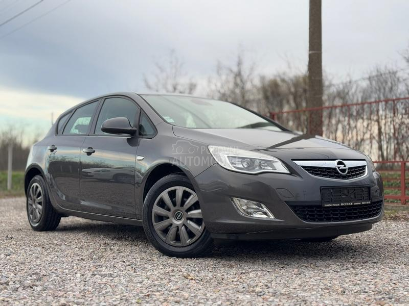 Opel Astra J 1.4 T0P