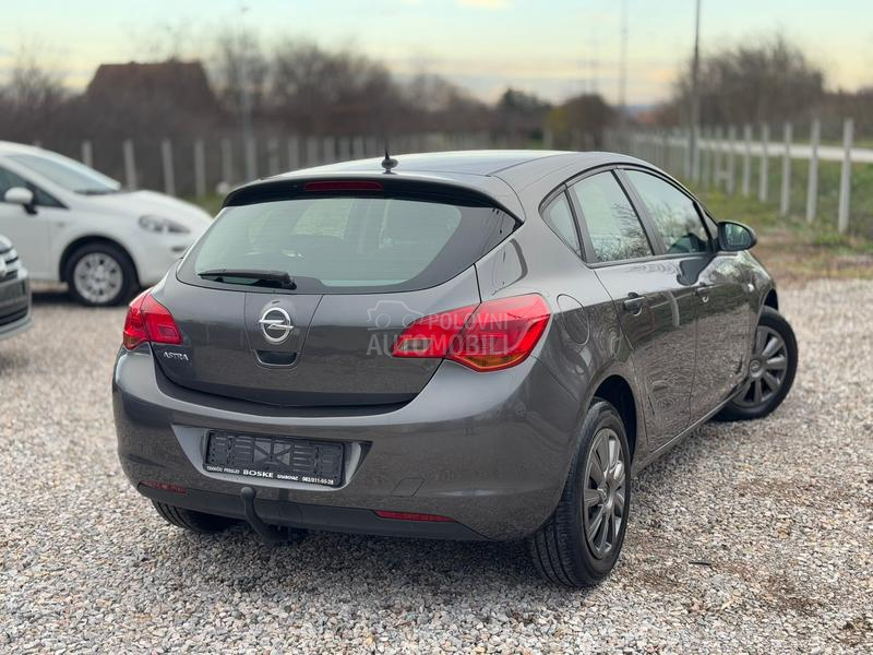 Opel Astra J 1.4 T0P