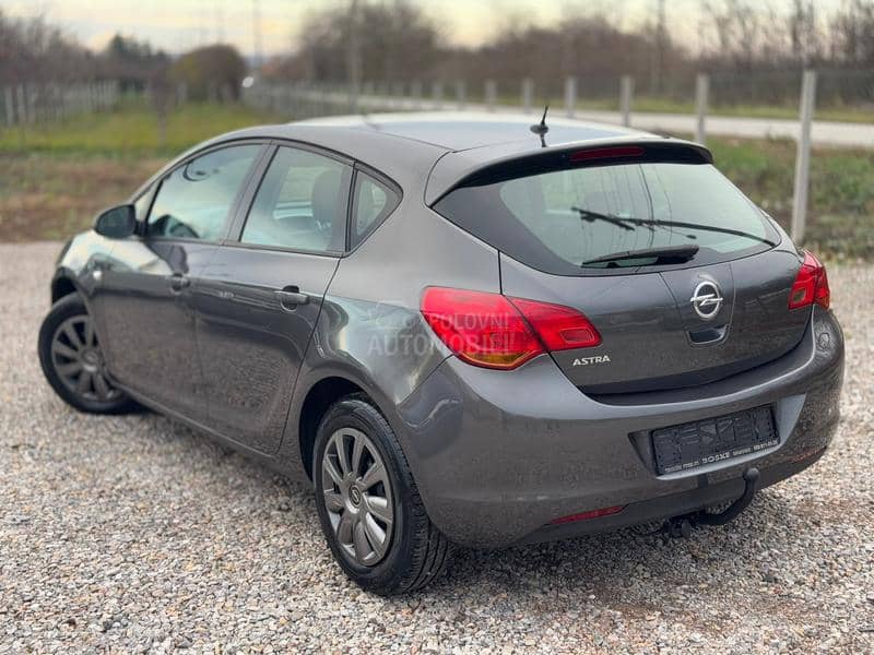 Opel Astra J 1.4 T0P