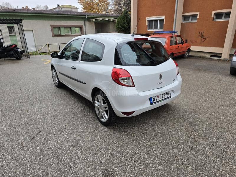 Renault Clio VREDI POGLEDATI