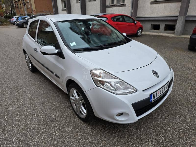 Renault Clio VREDI POGLEDATI