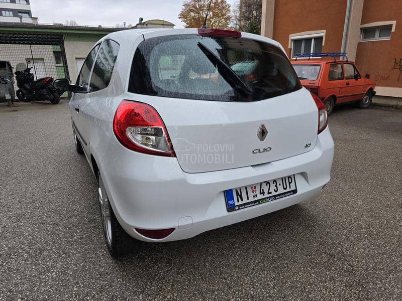 Renault Clio VREDI POGLEDATI