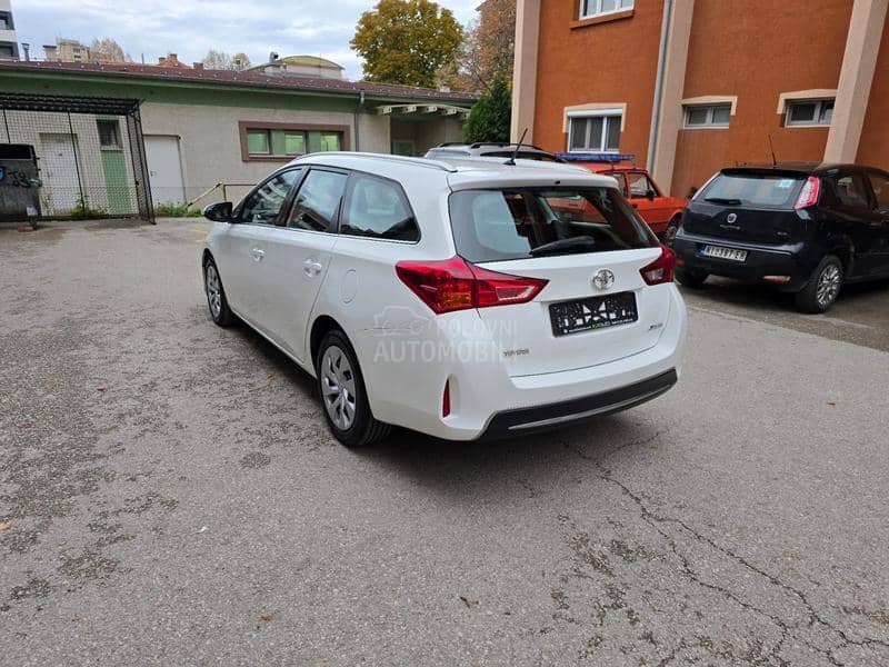 Toyota Auris 2.0 D 4 D