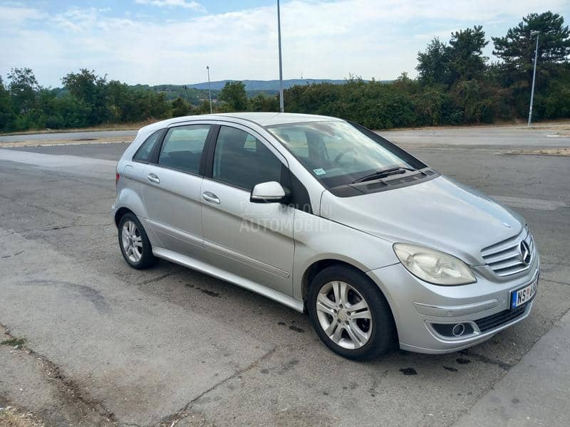 Mercedes Benz B 200 