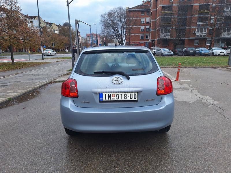 Toyota Auris 1.4b TERRA