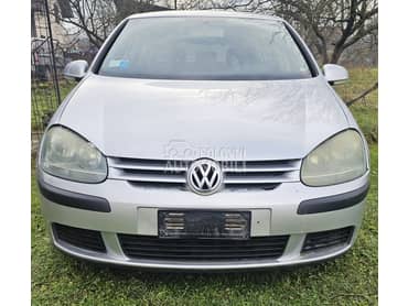 Volkswagen Golf 5 -  kompletan auto u delovima