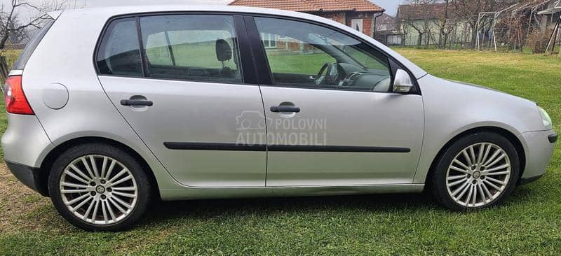Volkswagen Golf 5 -  kompletan auto u delovima