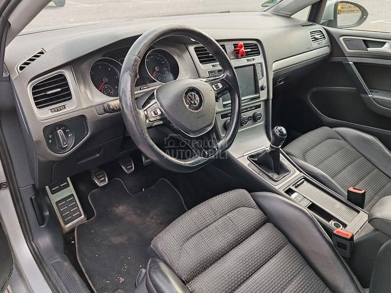 Volkswagen Golf 7 nav kam