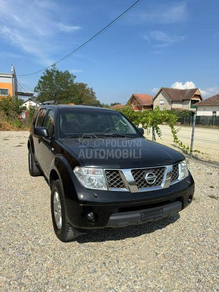 Nissan Pathfinder 2.5 4x4 Aut CH