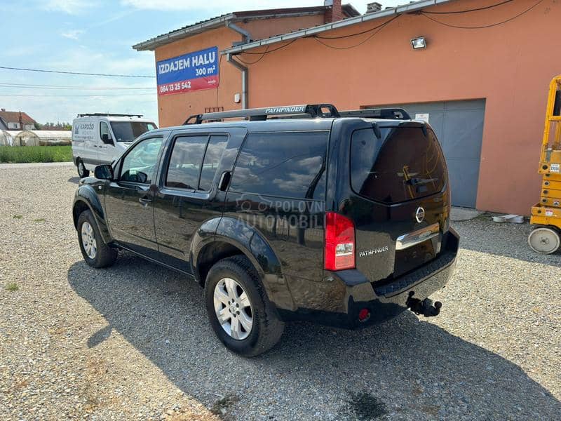 Nissan Pathfinder 2.5 4x4 Aut CH