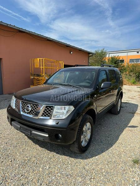 Nissan Pathfinder 2.5 4x4 Aut CH