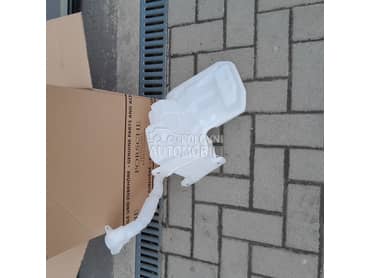 Boca za tecnost brisaca za Audi A3 od 2013. do 2019. god.