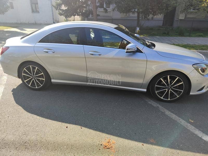 Mercedes Benz CLA 200 