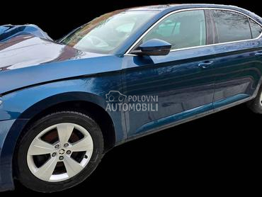 Škoda Superb -  kompletan auto u delovima
