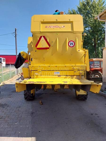 New Holland TX32