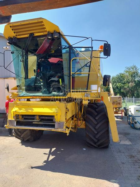 New Holland TX32