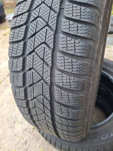 Pirelli 205/60 R16 Zimska