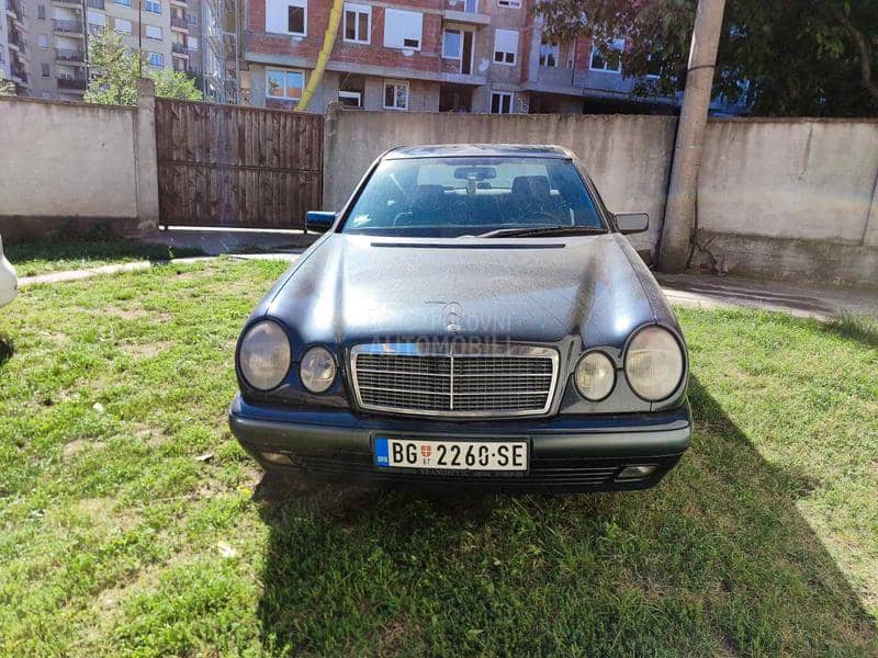 Mercedes Benz E 200 