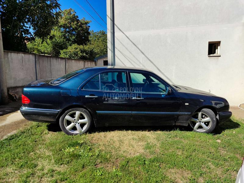 Mercedes Benz E 200 