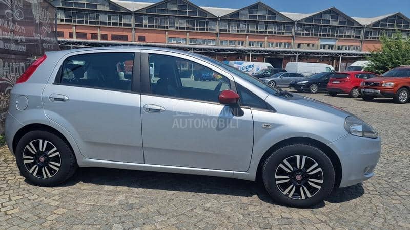 Fiat Grande Punto KREDlTl BEZ UCESCA