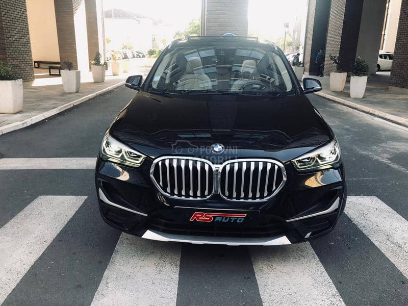 BMW X1 Pano