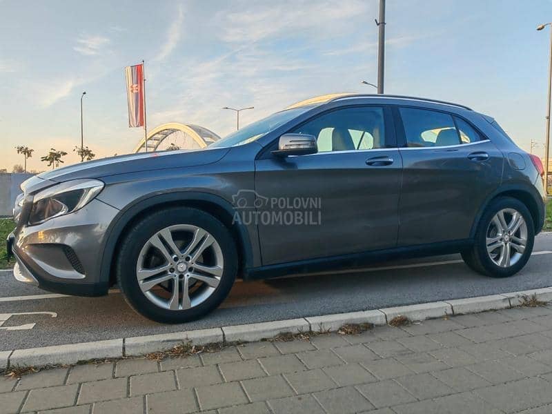 Mercedes Benz GLA 220 4 Matic