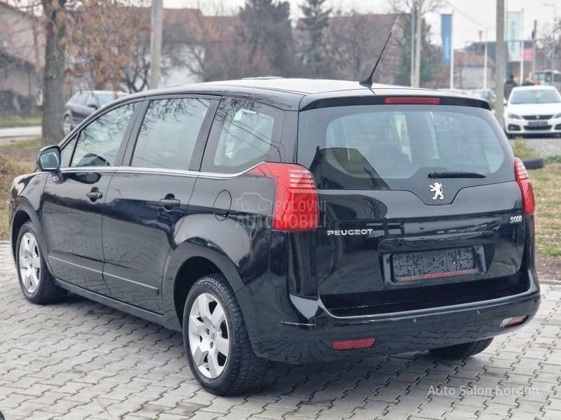 Peugeot 5008 N A V I