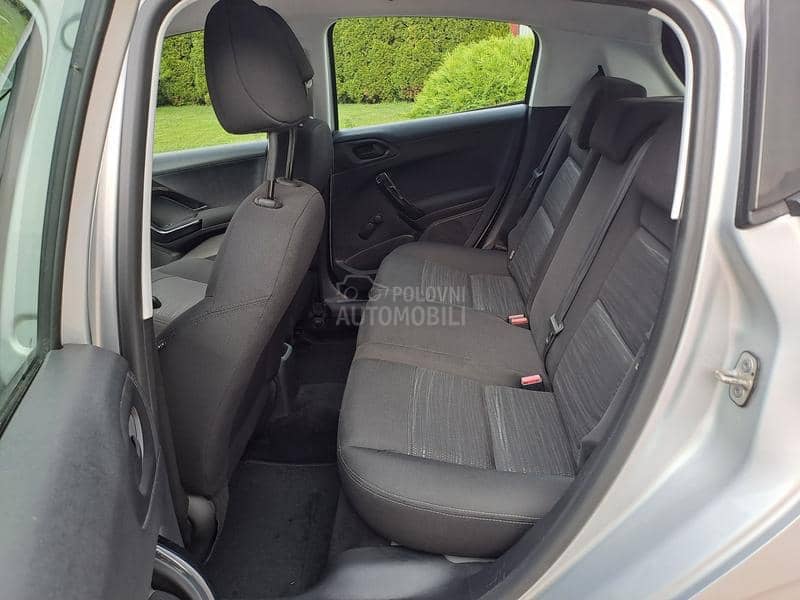 Peugeot 208 1.5hdi Active 102