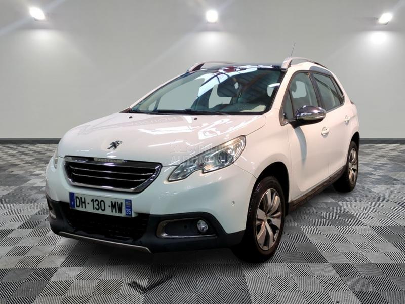 Peugeot 2008 1.2 ALLURE PANO