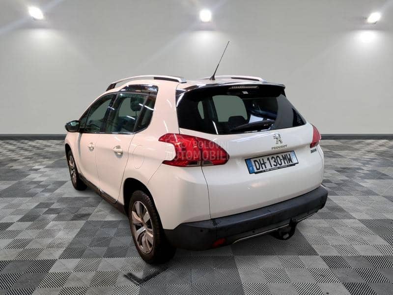 Peugeot 2008 1.2 ALLURE PANO