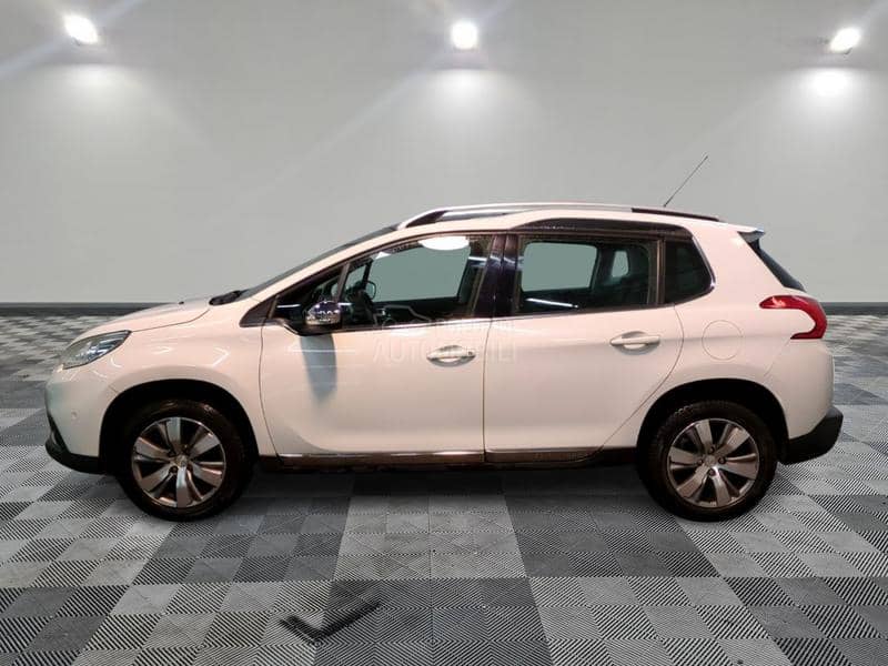 Peugeot 2008 1.2 ALLURE PANO