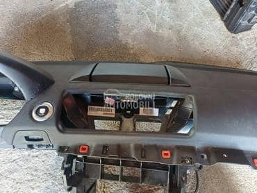 Instrumen tabla za BMW Serija 1 od 2005. do 2009. god.