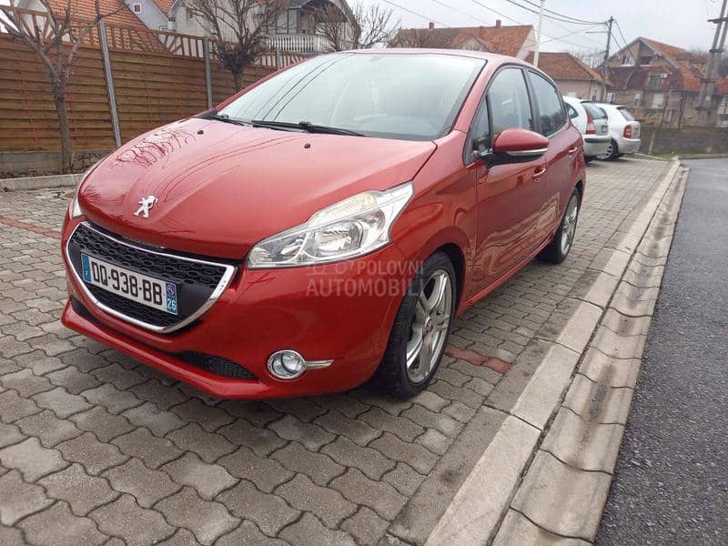 Peugeot 208 